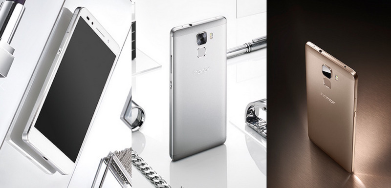 Huawei Honor 7 có 3 màu trắng (sliver), bạc (gray) và vàng (gold).