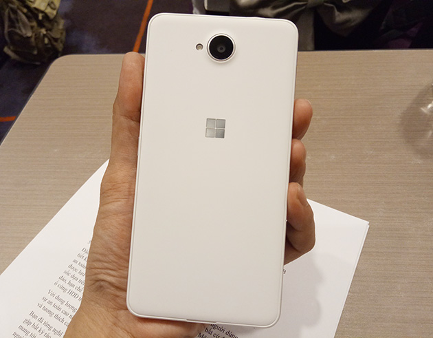 Microsoft Lumia 650 dual sim phiên bản màu trắng