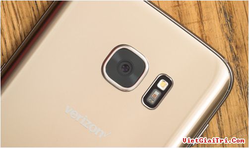 Samsung sẽ sản xuất cảm biến ảnh với ống kính khẩu độ f/1.4. 