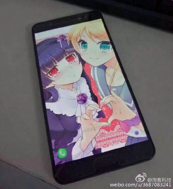 Nhiều nguồn tin khẳng định, Galaxy Note 7 sẽ chỉ có phiên bản màn hình cong. Tuy nhiên, trong quá trình sản xuất, Samsung vẫn thử nghiệm với màn hình phẳng và ảnh thiết bị này đã rò rỉ trên mạng xã hội Weibo của Trung Quốc.