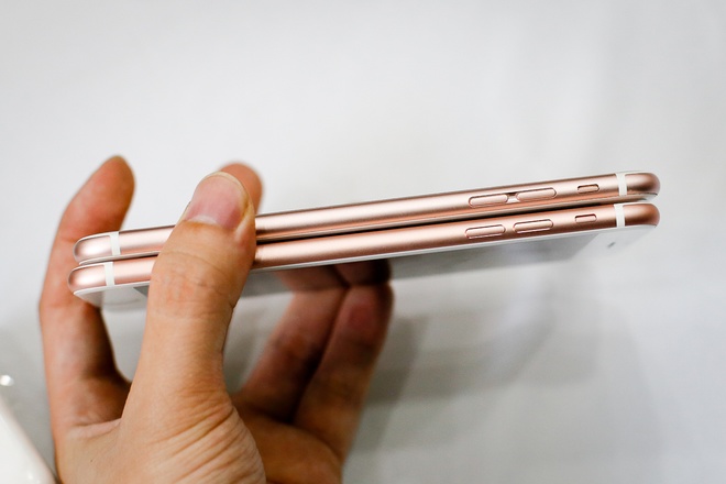 Cách bo tròn ở khung viền và độ mỏng 7,3 mm của iPhone 7 Plus giống hệt với iPhone 6s Plus.