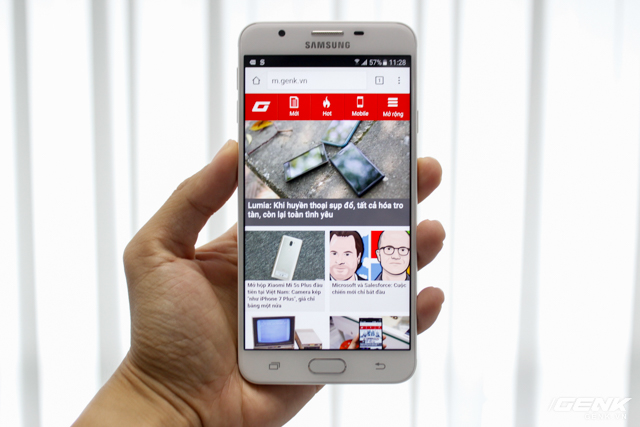 Galaxy J7 Prime đạt doanh số 200,000 máy trong tháng đầu tiên