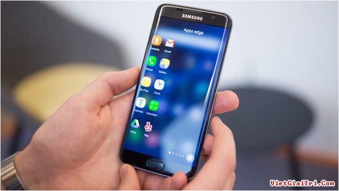 Samsung Galaxy S7 edge được GSMA bình chọn là smartphone tốt nhất 2016.   