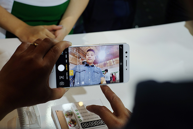 Theo nhận định chung của các chuyên gia công nghệ có mặt tại buổi trải nghiệm sản phẩm cho hay, camera selfie của F3 Plus chụp ảnh quá tốt.